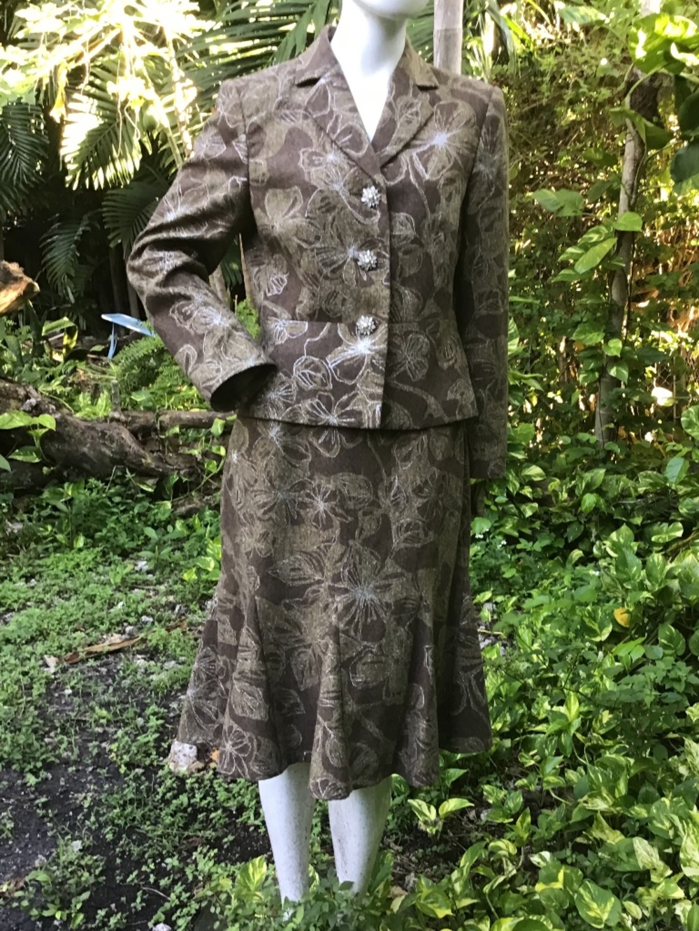 Vintage Alberto Nipon light weight silk and wool suit
